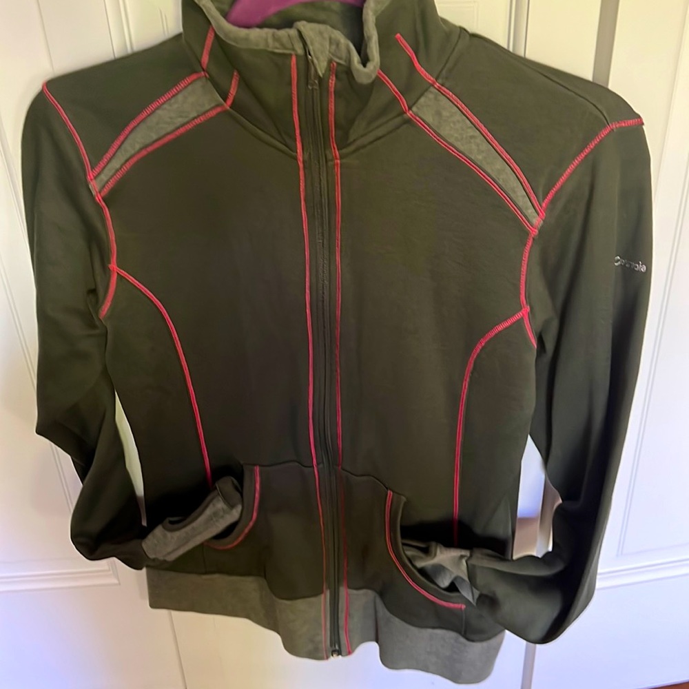 COPY - Almost new XS petite Active Jacket. Army green. By Columbia